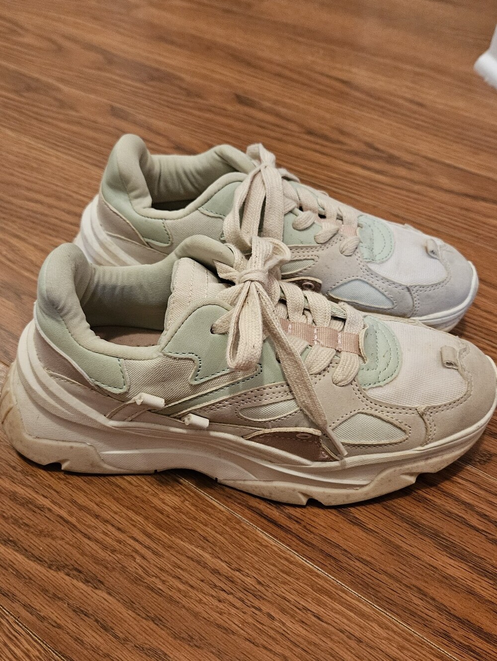 Sneakers